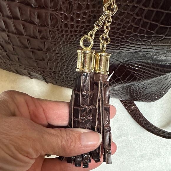 Elegant Brown Crocodile-Embossed Women's Handbag satchel-Crossbody - Picture 12 of 14